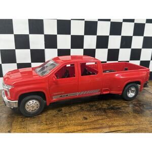 1/20 Scale 2020 Chevy Silverado 3500HD Plastic Dually Pickup Truck New-Ray 13”